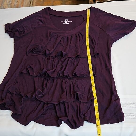 New York & Co Aubergine tiered ruffled top size Medium - Picture 11 of 11